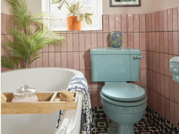 Art deco bathroom - toilet and bath