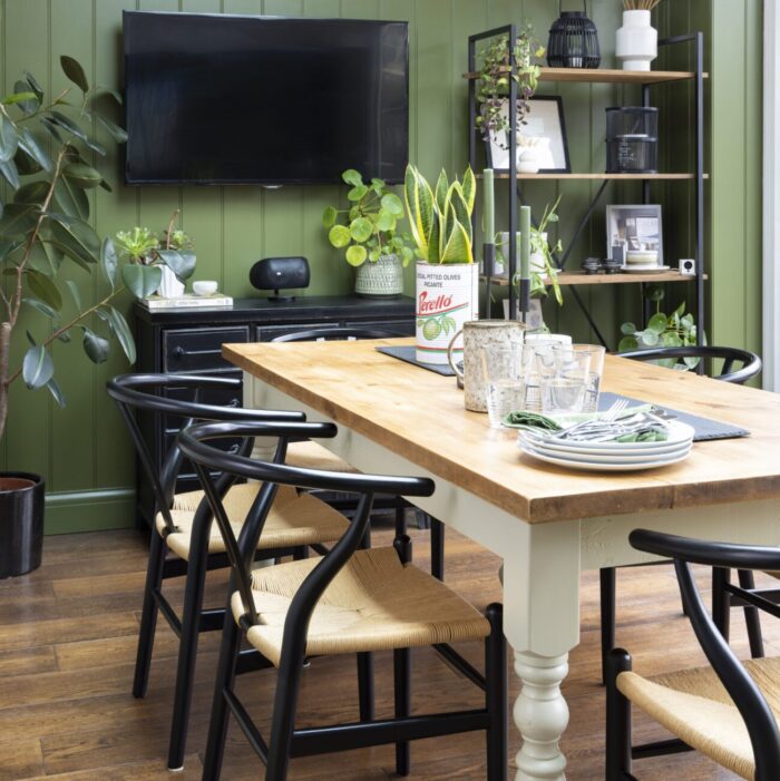 Claire Gardener Kitchen - dining table and TV