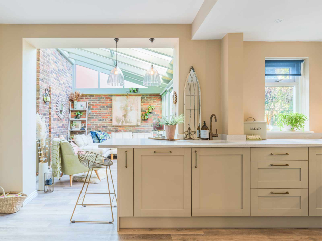 The Nancy Meyers aesthetic – a kitchen decorating guide