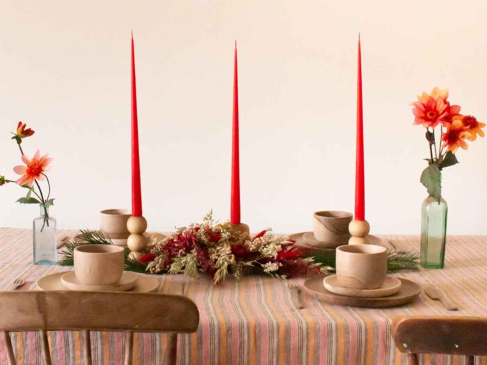 A simple approach with wooden tableware and super thin candle sticks