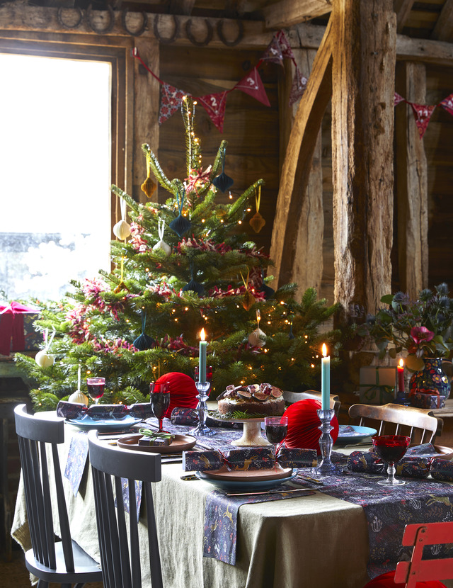 Christmas tree and sustainable tablescape with foliage